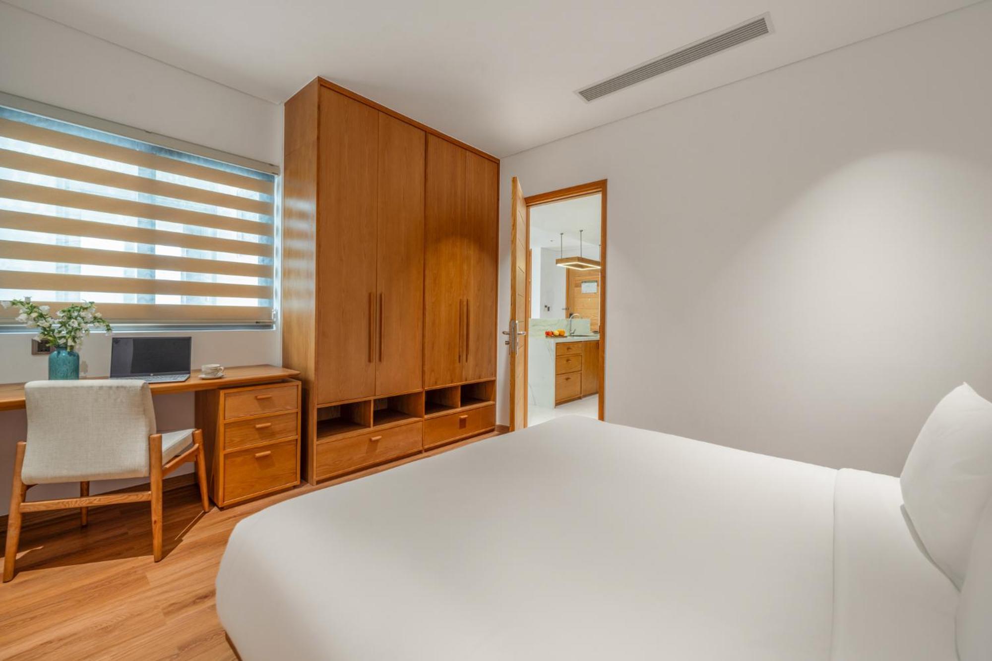 Aparthotel Vernal & *