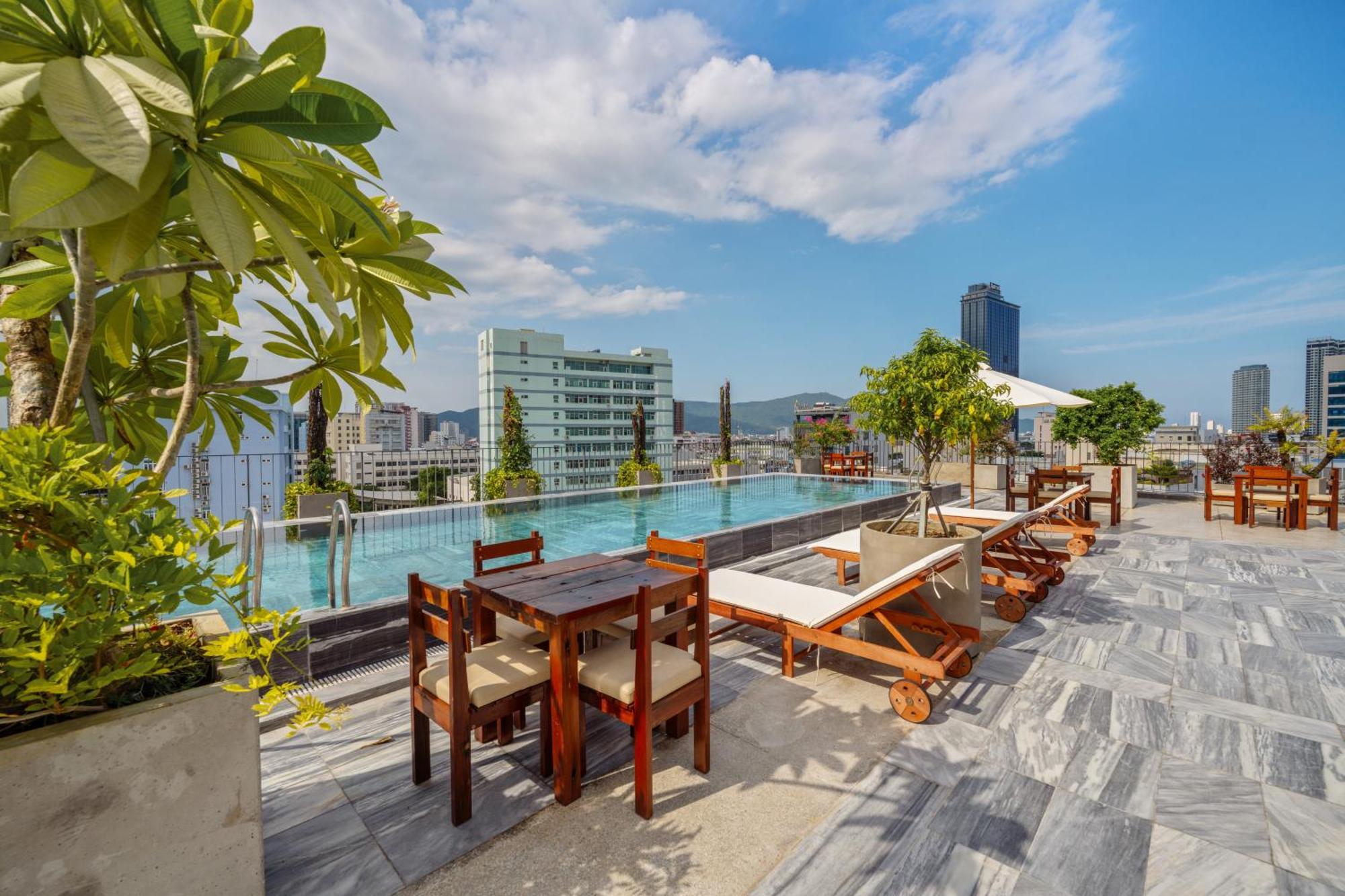 Vernal & Aparthotel Da Nang